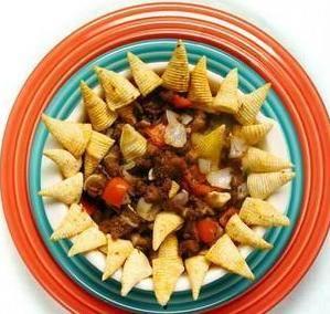 塔大五食堂吃瓜,瓜果飘香，美食盛宴一网打尽