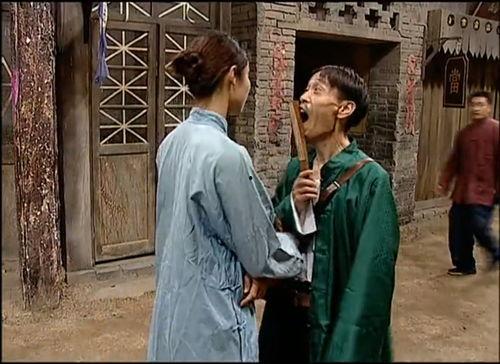 搞笑鬼子吃瓜视频,让你捧腹大笑