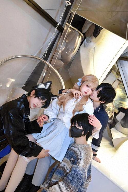 cos委托吃瓜,网络红人背后的神秘故事