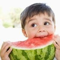 男孩吃瓜头像,揭秘男孩吃瓜头像背后的故事